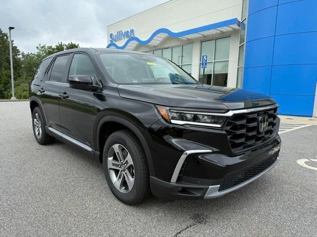 Photo of 2025 Crystal Black Pearl Honda Pilot