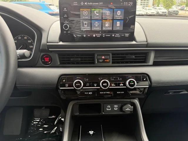 Photo of 2025 Crystal Black Pearl Honda Pilot