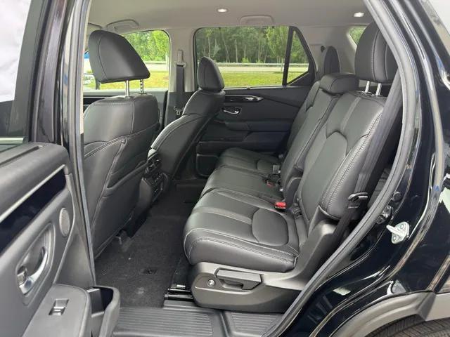 Photo of 2025 Crystal Black Pearl Honda Pilot