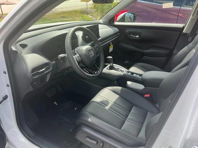 Photo of 2026 Platinum White Pearl Honda HR-V