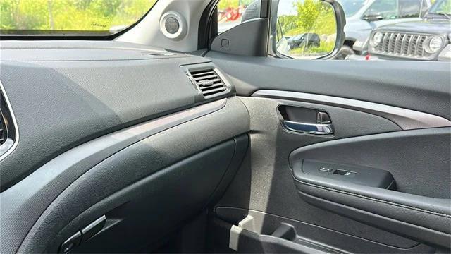 Photo of 2025 Platinum White Pearl Honda Ridgeline