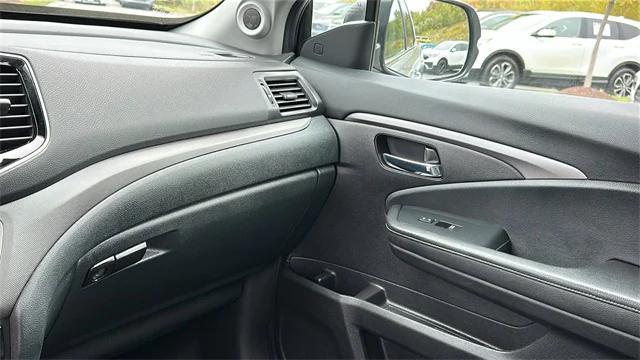 Photo of 2022 Lunar Silver Honda Ridgeline