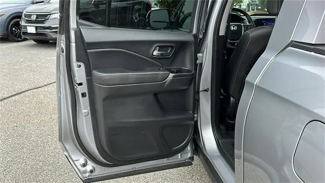 Photo of 2022 Lunar Silver Honda Ridgeline