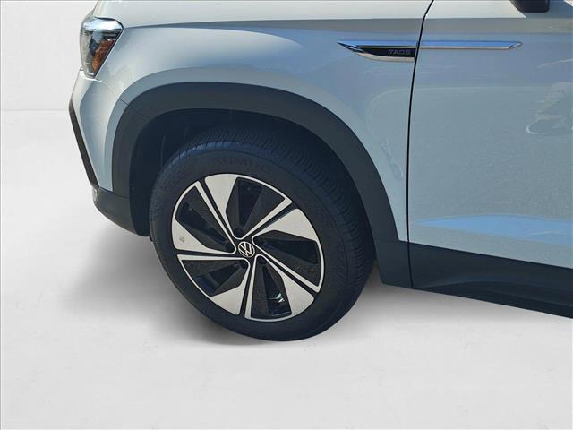 Photo of 2024 White Volkswagen Taos