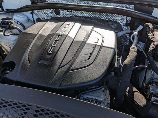 Photo of 2020 Carrara White Metallic Porsche Macan
