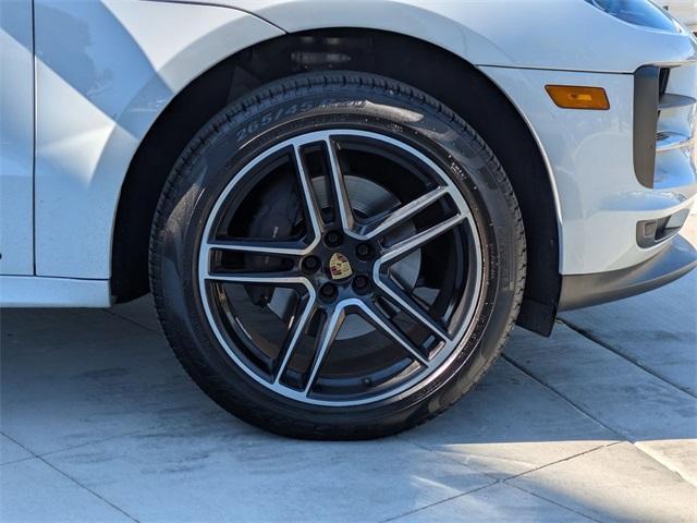 Photo of 2020 Carrara White Metallic Porsche Macan