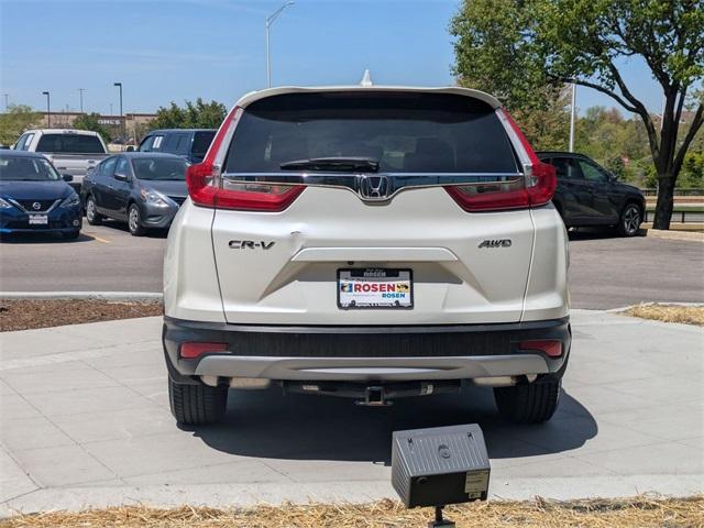 Photo of 2017 White Diamond Pearl Honda CR-V