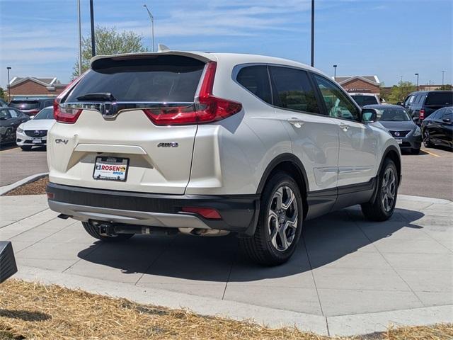 Photo of 2017 White Diamond Pearl Honda CR-V