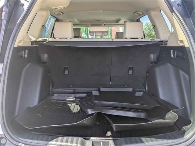 Photo of 2017 White Diamond Pearl Honda CR-V