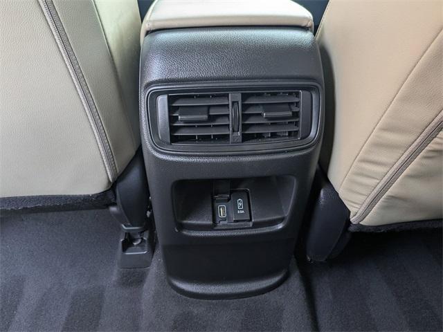 Photo of 2017 White Diamond Pearl Honda CR-V