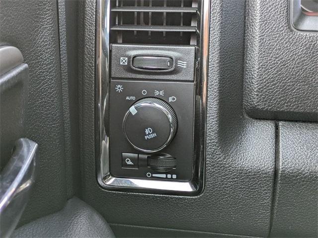 Photo of 2018 Bright White Clearcoat RAM 1500