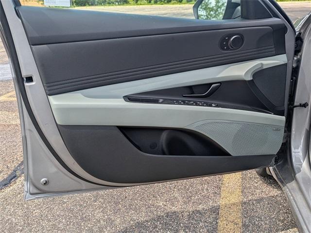 Photo of 2025 Metal Hyundai ELANTRA HEV
