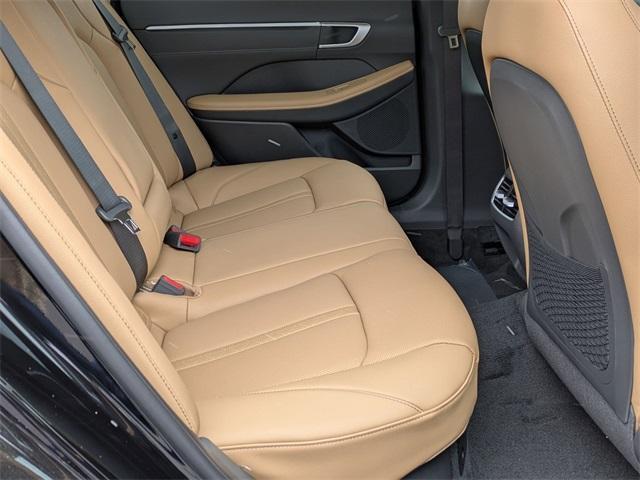 Photo of 2025 Black Hyundai SONATA Hybrid