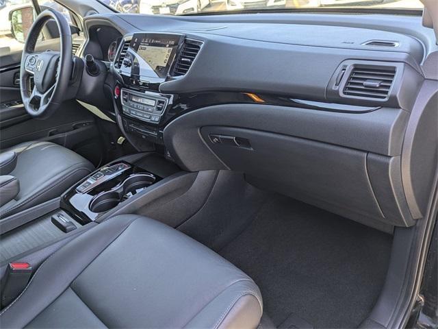Photo of 2022 Crystal Black Pearl Honda Pilot