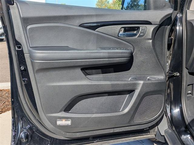 Photo of 2022 Crystal Black Pearl Honda Pilot