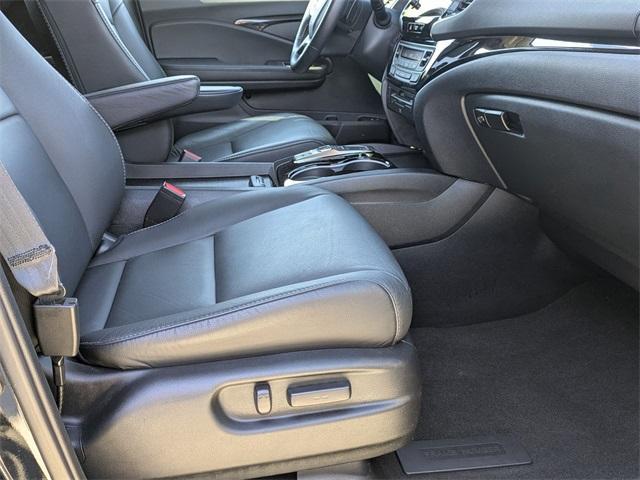 Photo of 2022 Crystal Black Pearl Honda Pilot