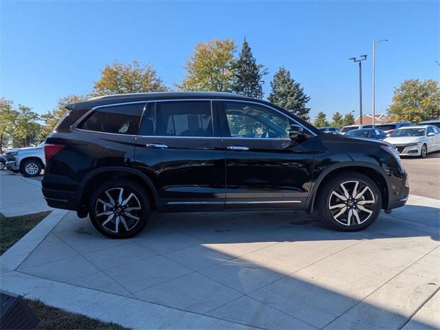 Photo of 2022 Crystal Black Pearl Honda Pilot