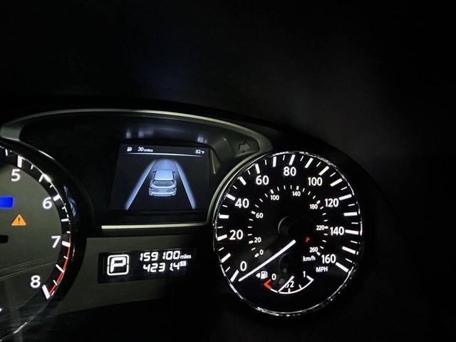 Photo of 2014 Brilliant Silver Nissan Pathfinder