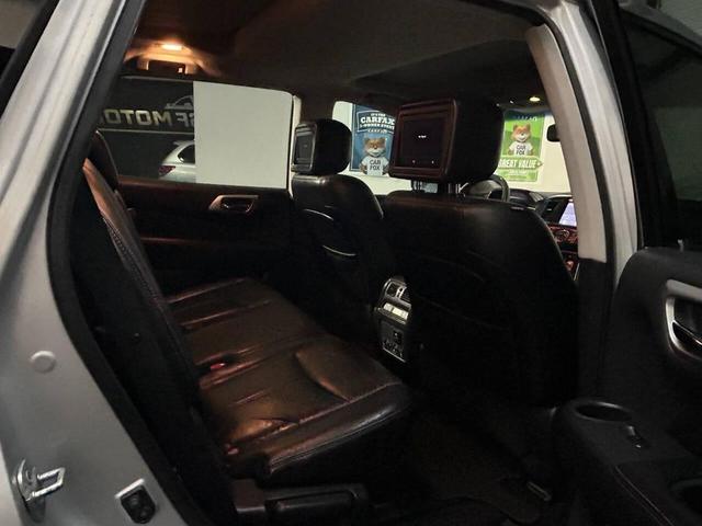 Photo of 2014 Brilliant Silver Nissan Pathfinder