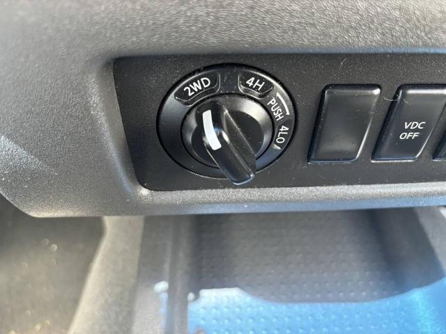 Photo of 2007 Silver Lightning Metallic Nissan Xterra