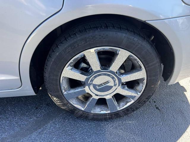 Photo of 2009 Silver Lincoln MKZ