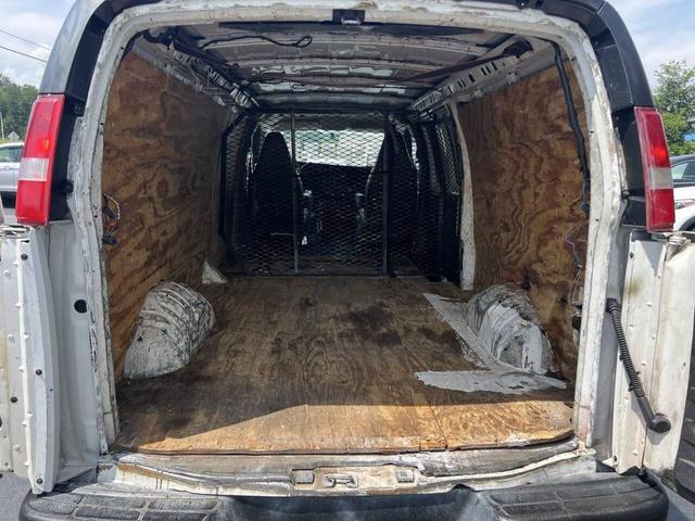 Photo of 2016 Summit White GMC Savana 3500