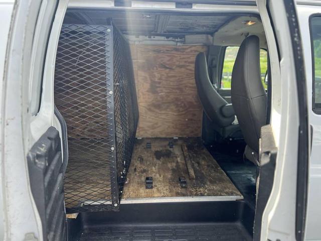 Photo of 2016 Summit White GMC Savana 3500