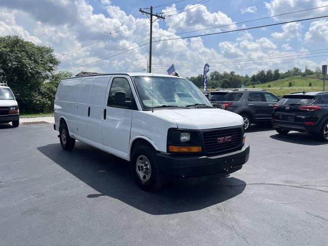 Photo of 2016 Summit White GMC Savana 3500