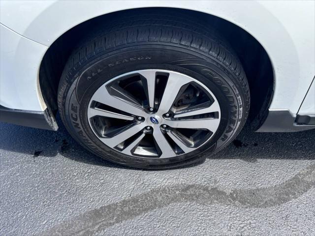 Photo of 2018 Crystal White Pearl Subaru Outback