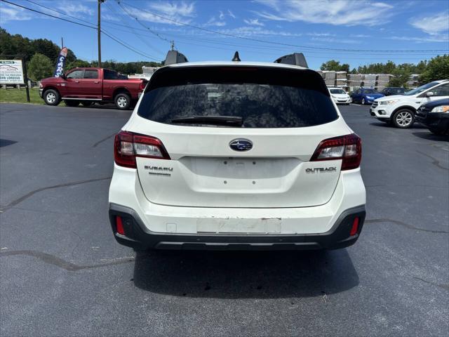 Photo of 2018 Crystal White Pearl Subaru Outback