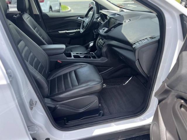 Photo of 2018 White Ford Escape