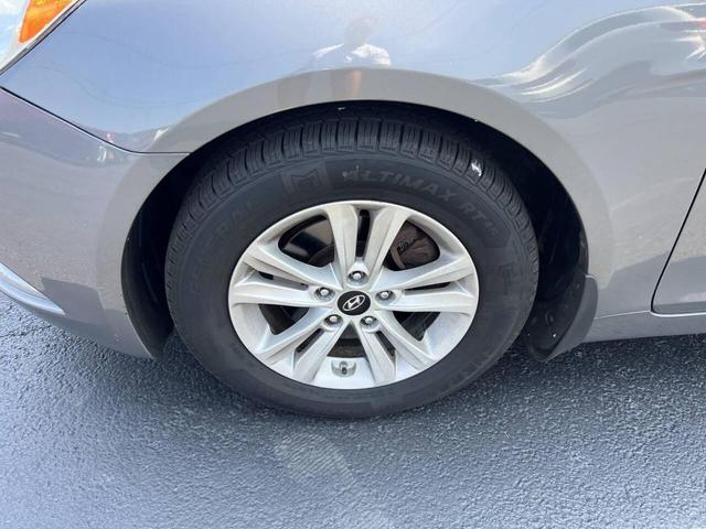 Photo of 2013 Harbor Gray Metallic Hyundai SONATA