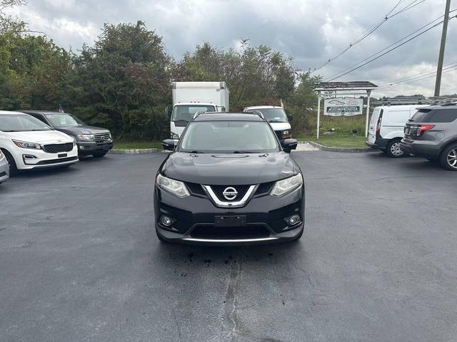 Photo of 2015 Super Black Nissan Rogue