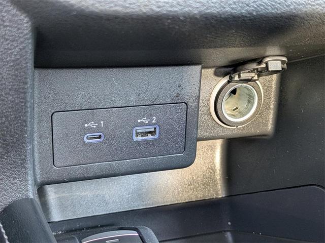 Photo of 2024 Super Black Nissan Kicks