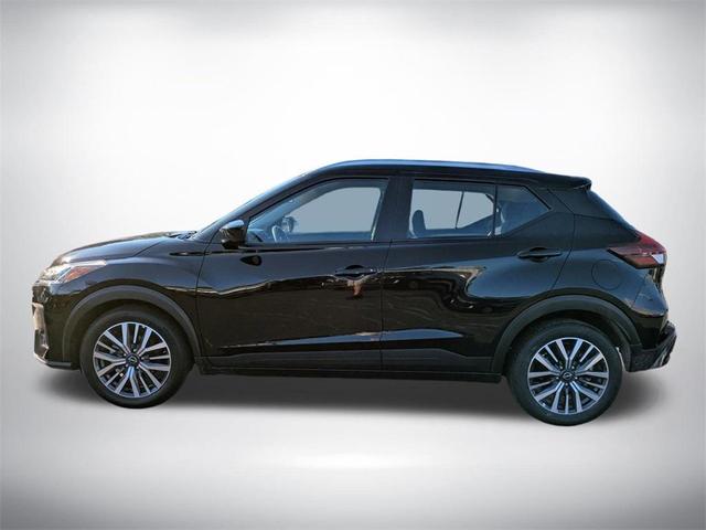 Photo of 2024 Super Black Nissan Kicks