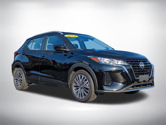 Photo of 2024 Super Black Nissan Kicks