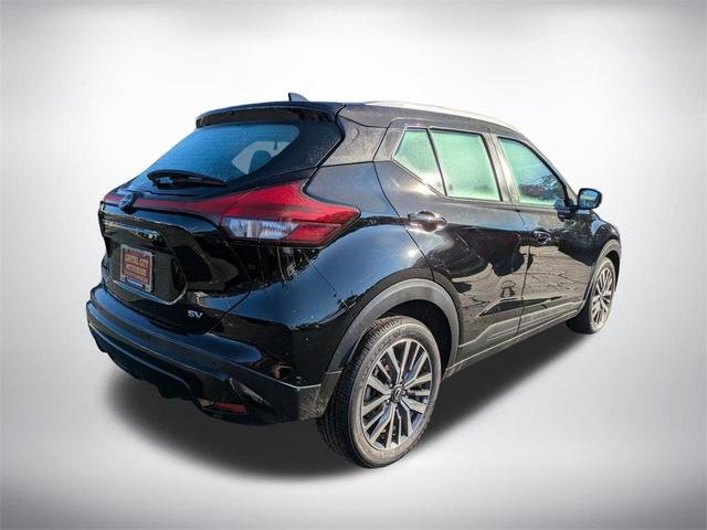 Photo of 2024 Super Black Nissan Kicks