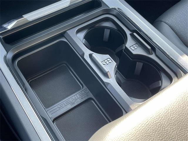 Photo of 2025 White Metallic Ford F-350