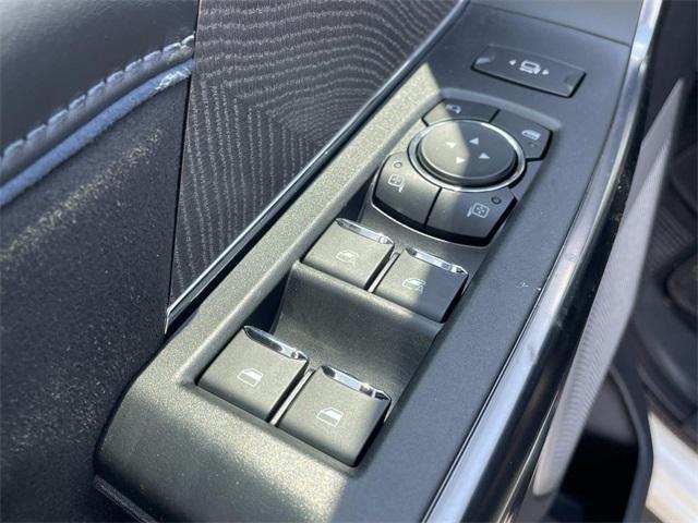 Photo of 2025 White Metallic Ford F-450
