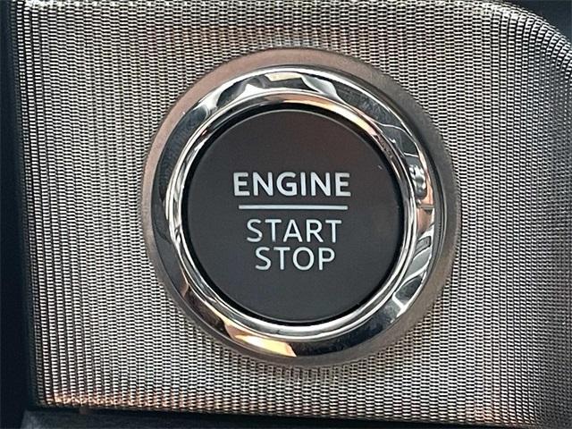 Photo of 2025 White Metallic Ford F-450