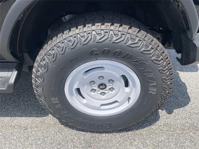 Photo of 2025 Shadow Black Ford Bronco
