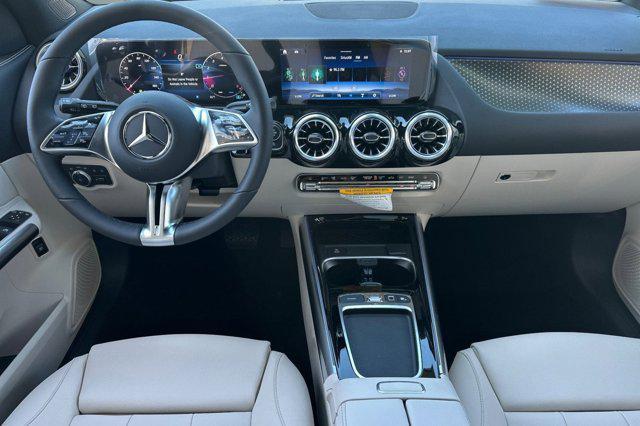 Photo of 2025 Polar White Mercedes-Benz GLA 250