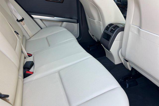 Photo of 2015 White Mercedes-Benz GLK-Class