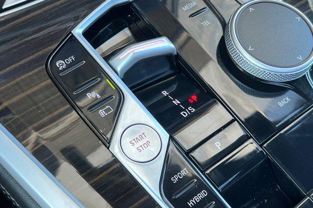 Photo of 2025 Gray BMW X5 PHEV