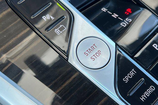 Photo of 2025 Gray BMW X5 PHEV