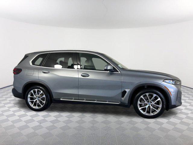 Photo of 2025 Gray BMW X5 PHEV