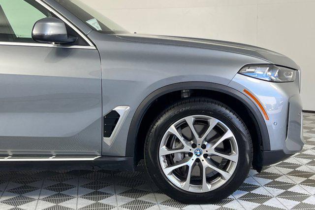 Photo of 2025 Gray BMW X5 PHEV