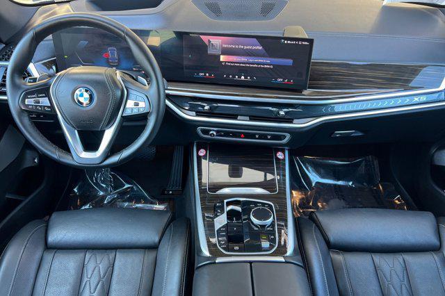 Photo of 2025 Gray BMW X5 PHEV