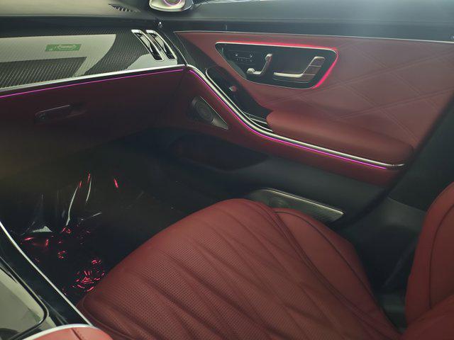 Photo of 2025 MANUFAKTUR Moonlight White Metallic Mercedes-Benz AMG S 63 E