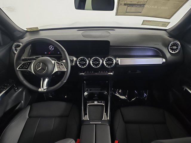 Photo of 2025 Night Black Mercedes-Benz GLB 250